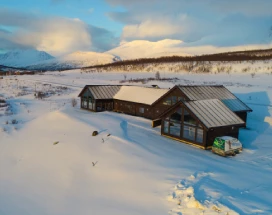 lyngen-experience-lodge-buitenkant-thumb