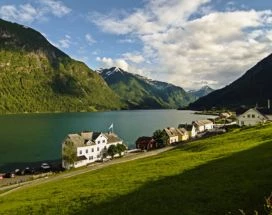 fjaerland-fjordstove-hotel-thumb