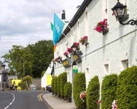 thumb-highlands-burren-hotel-voorkant