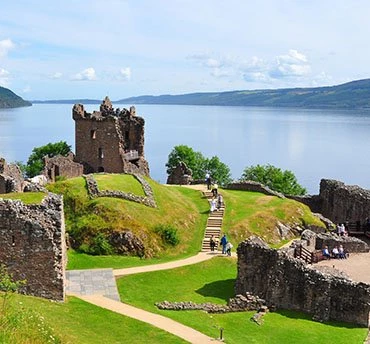 schotland-urquhart-castle-loch-ness-klein