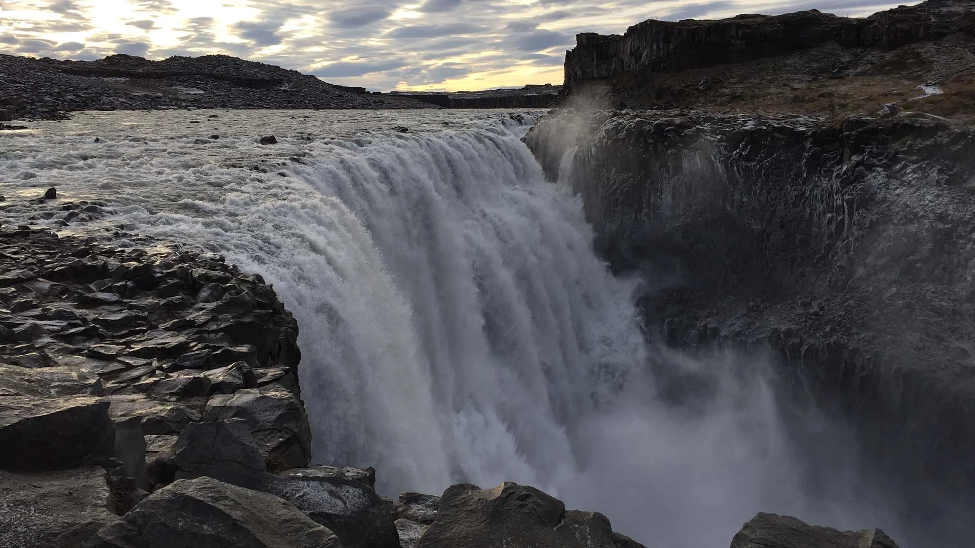 Langs het Mývatn meer naar het magische noorden