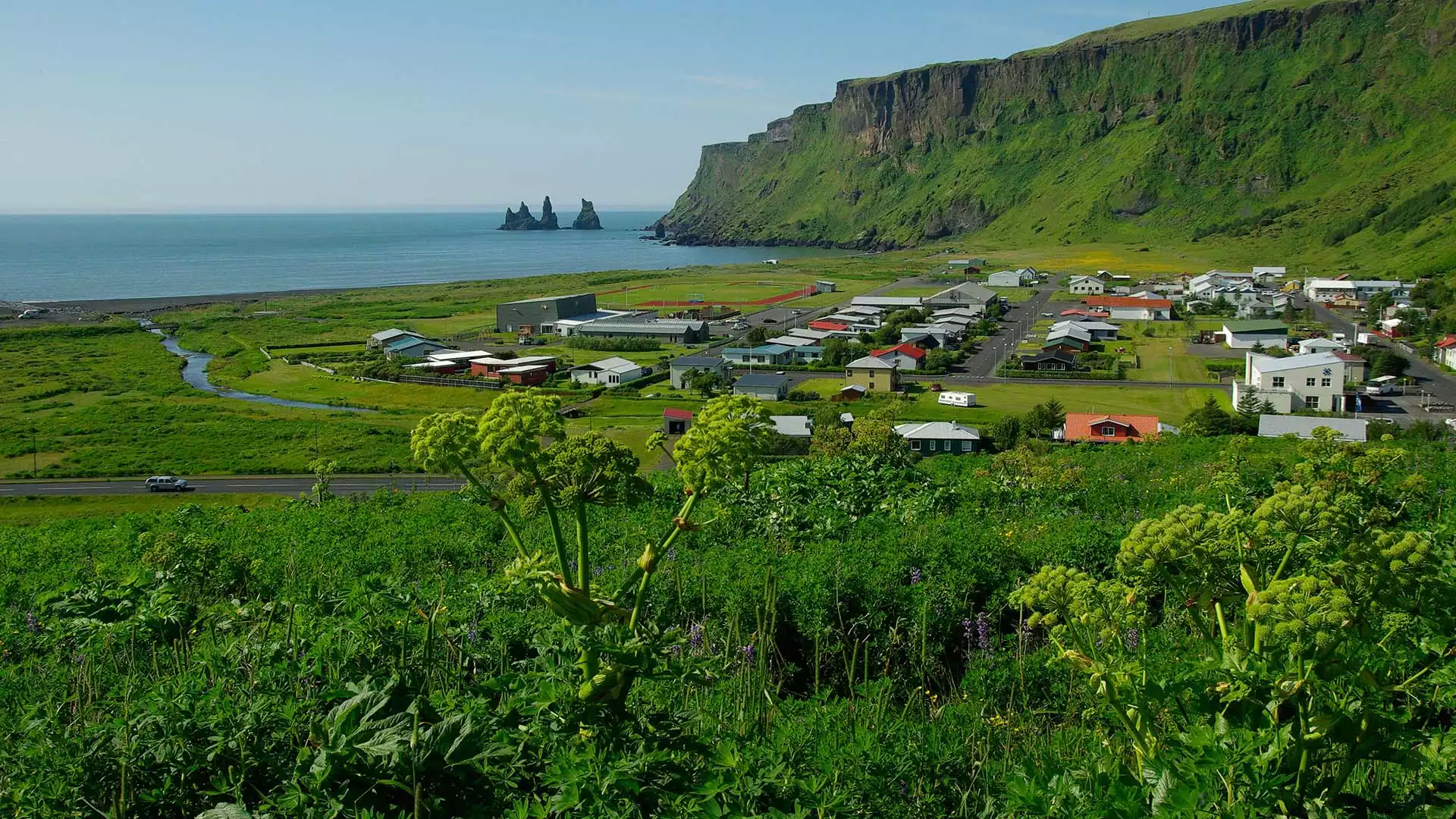 Zwarte lavastranden, watervallen, kraters en gletsjers