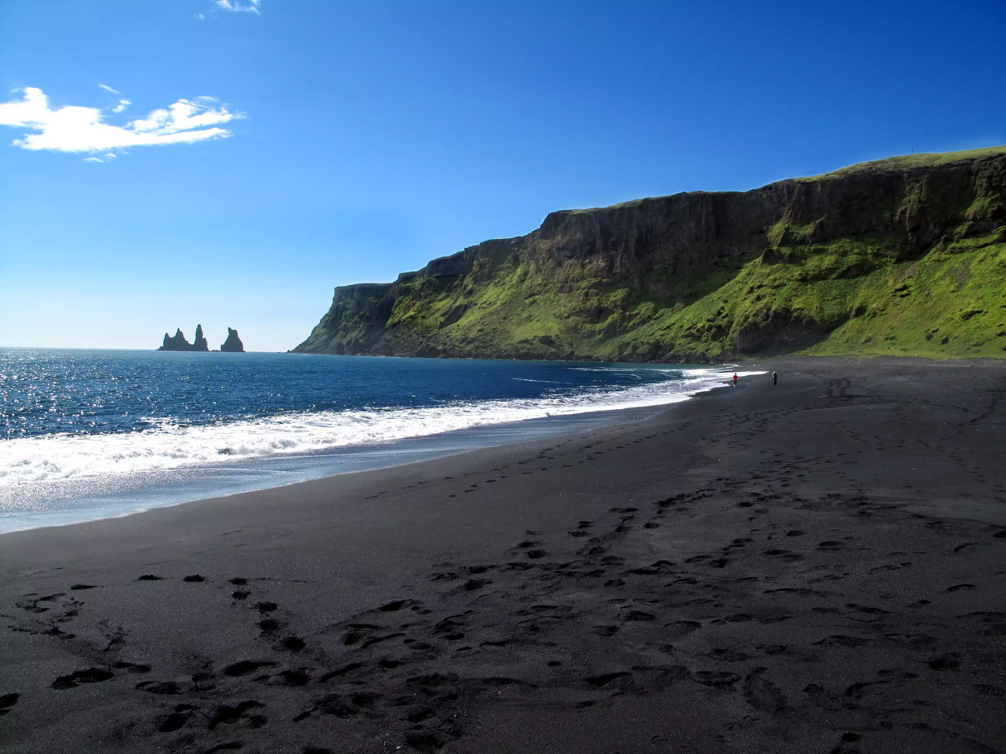 Zwarte stranden en Fjaðrárgljúfur canyon