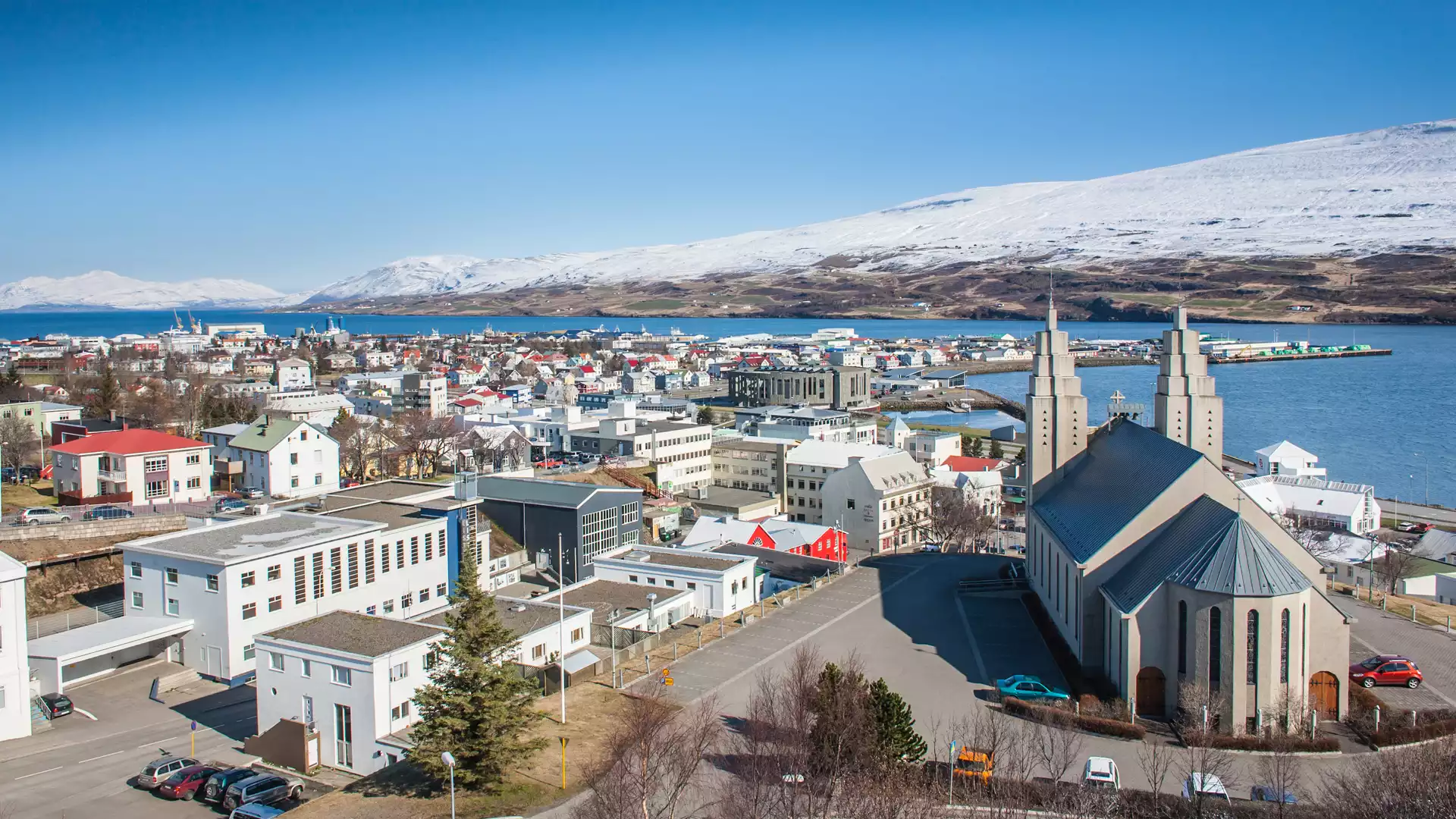 Terug naar de grootste stad van het noorden, Akureyri