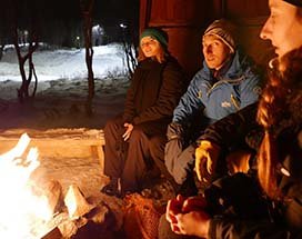 tromso-avond-sneeuwschoenwandeling-kampvuur