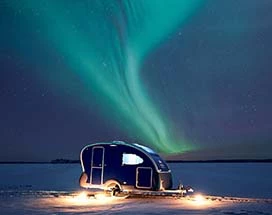 apukka-overnachting-in-aurora-wagon