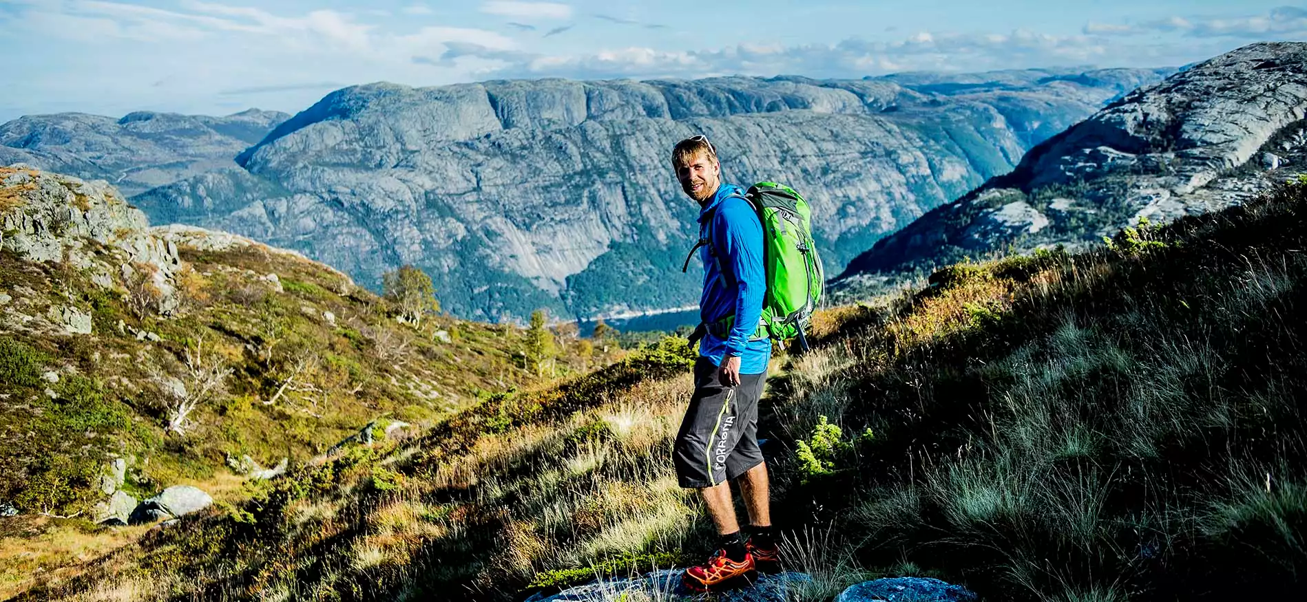 Noorse fjorden en hoogvlaktes fly & drive