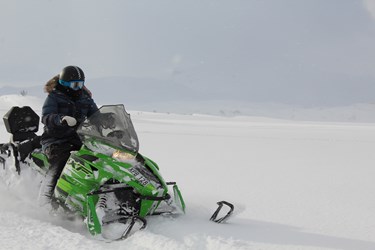 zweeds-lapland-winter-sneeuwscooter-lisette1