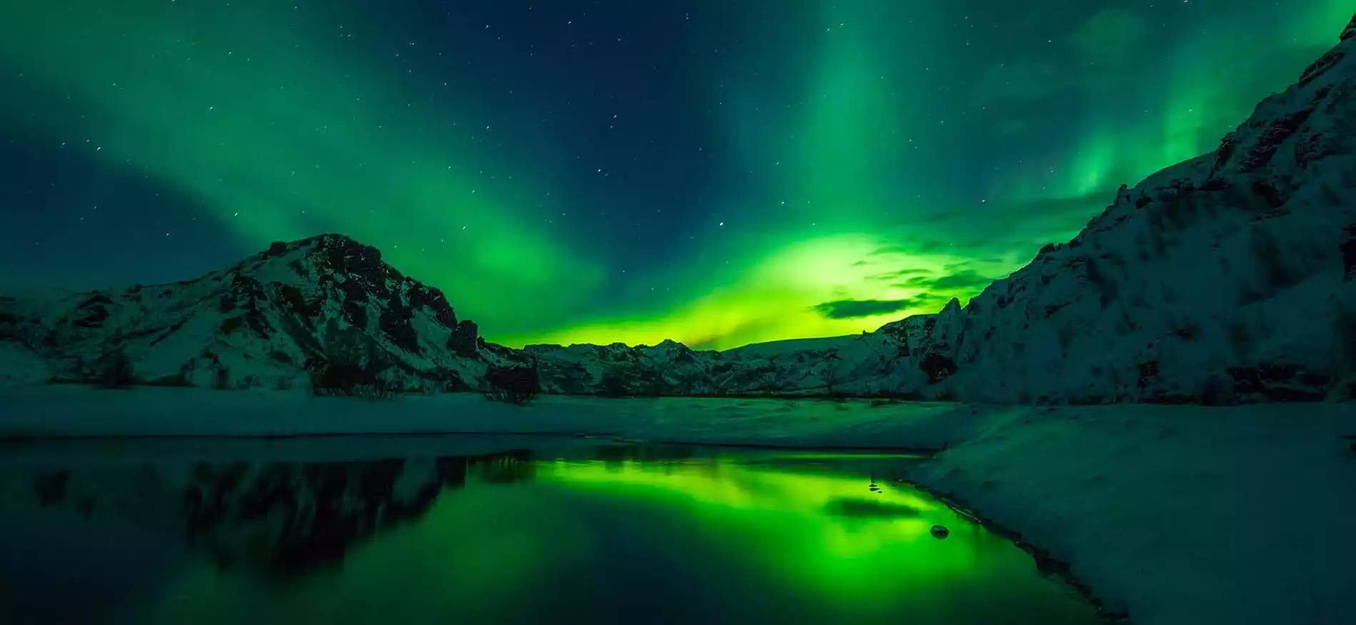 midweek-saeluhus-akureyri-header