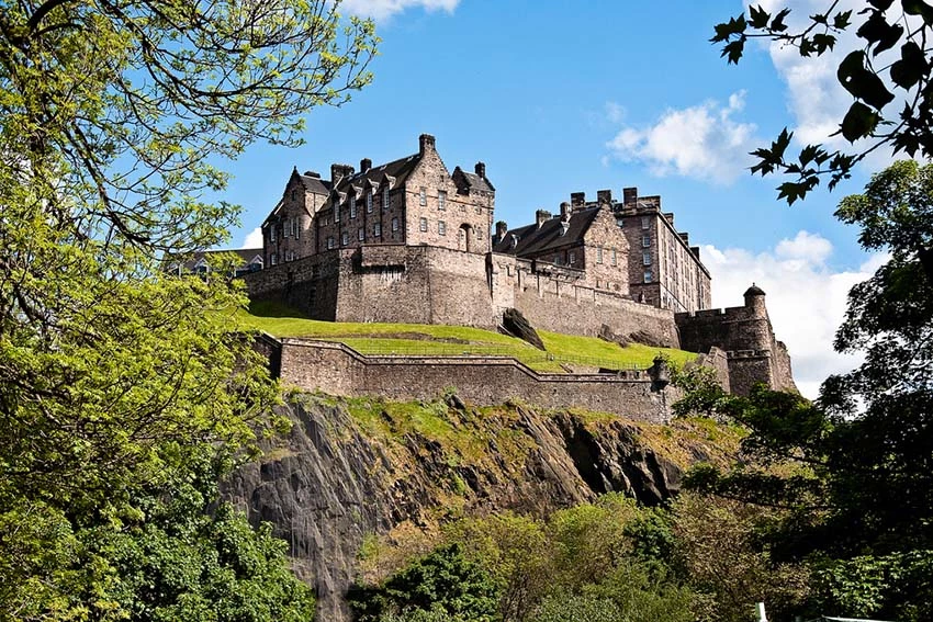 edinburgh-castle