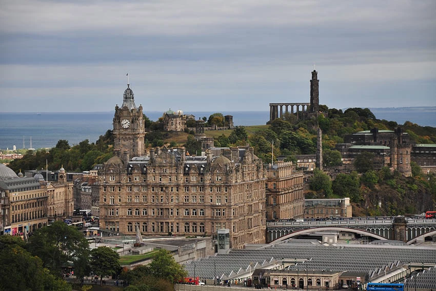 edinburgh-station