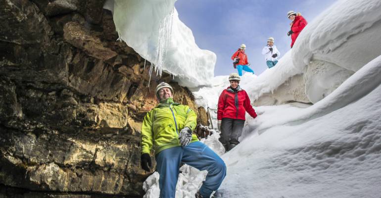 Tour naar de Lofthellir ijsgrot in Noord-IJsland