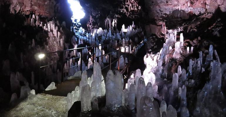 Raufarhallshellir cave